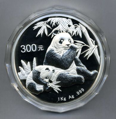 2007年熊猫1公斤银币一枚(原盒,带证书,发行量:4000枚)完全未使用品