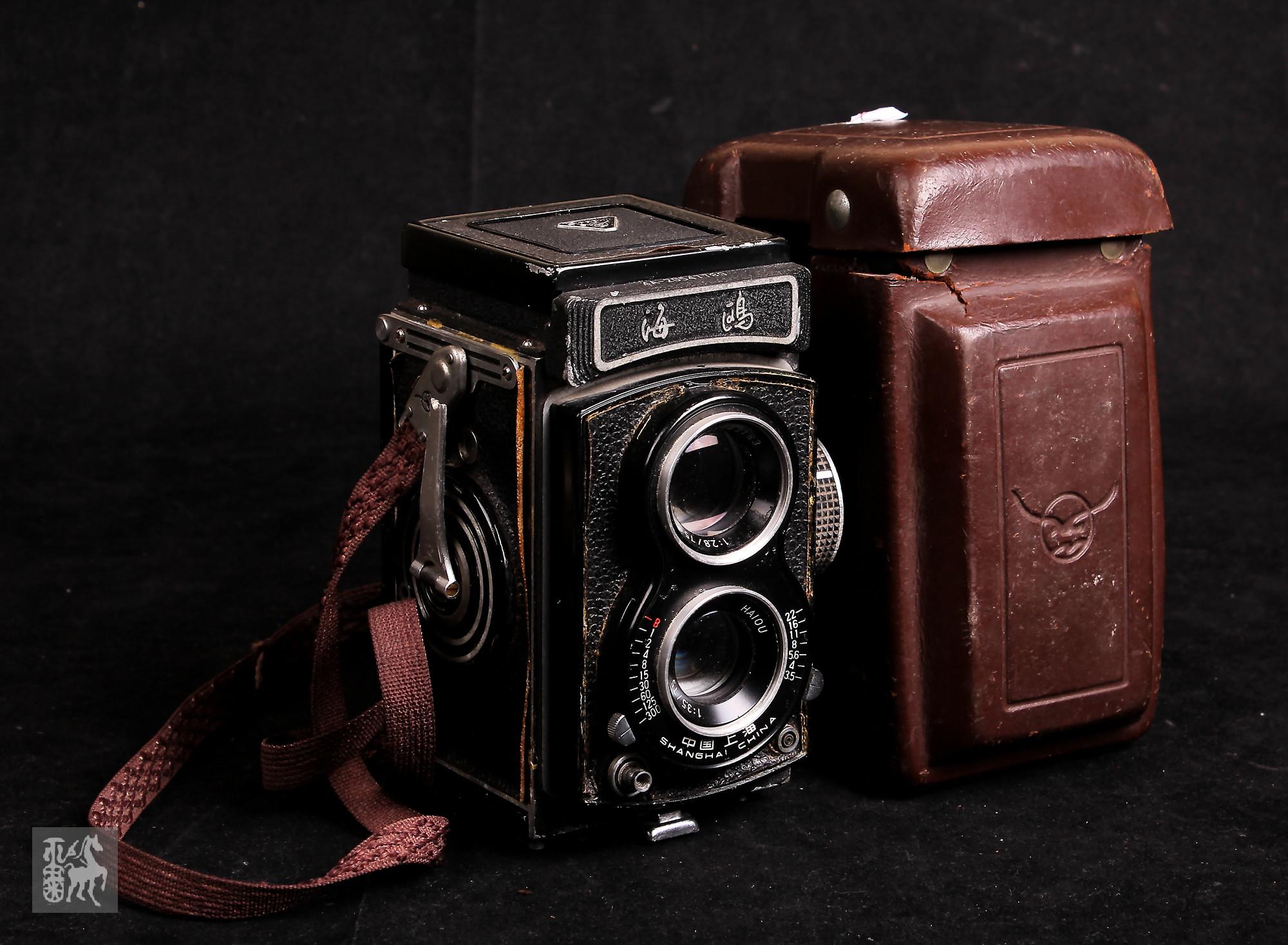 上海海鸥牌老相机一件(带皮套)